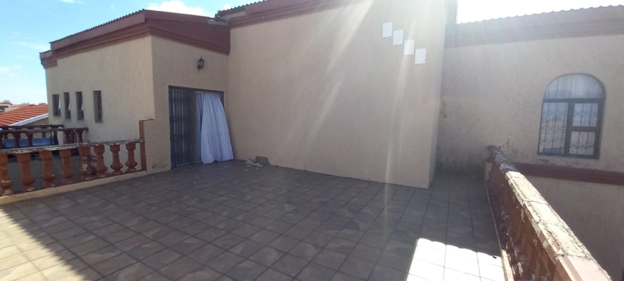 5 Bedroom Property for Sale in Zamdela Free State